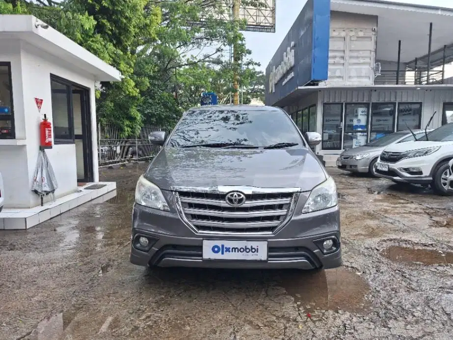 LOW DP Toyota Kijang Innova 2.0 G Bensin-AT 2014 YVP