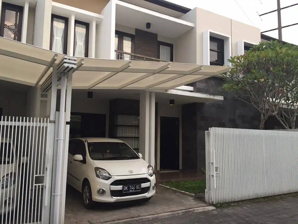 DI SEWAKAN RUMAH 2 LANTAI