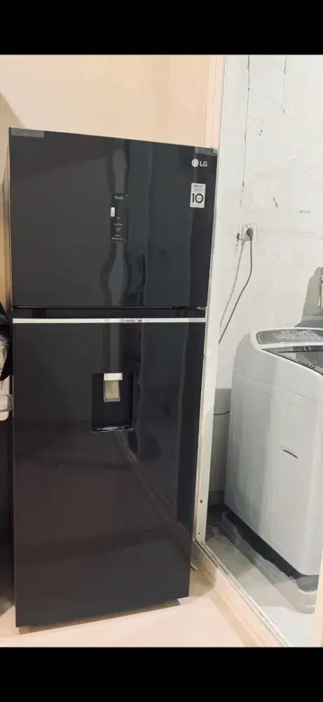 Dijual Kulkas LG 2 pintu,  type GN-F372PXAK