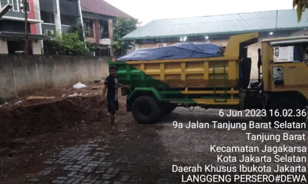 Urugan tanah campur index 4m³ tanah merah indeks 7m³