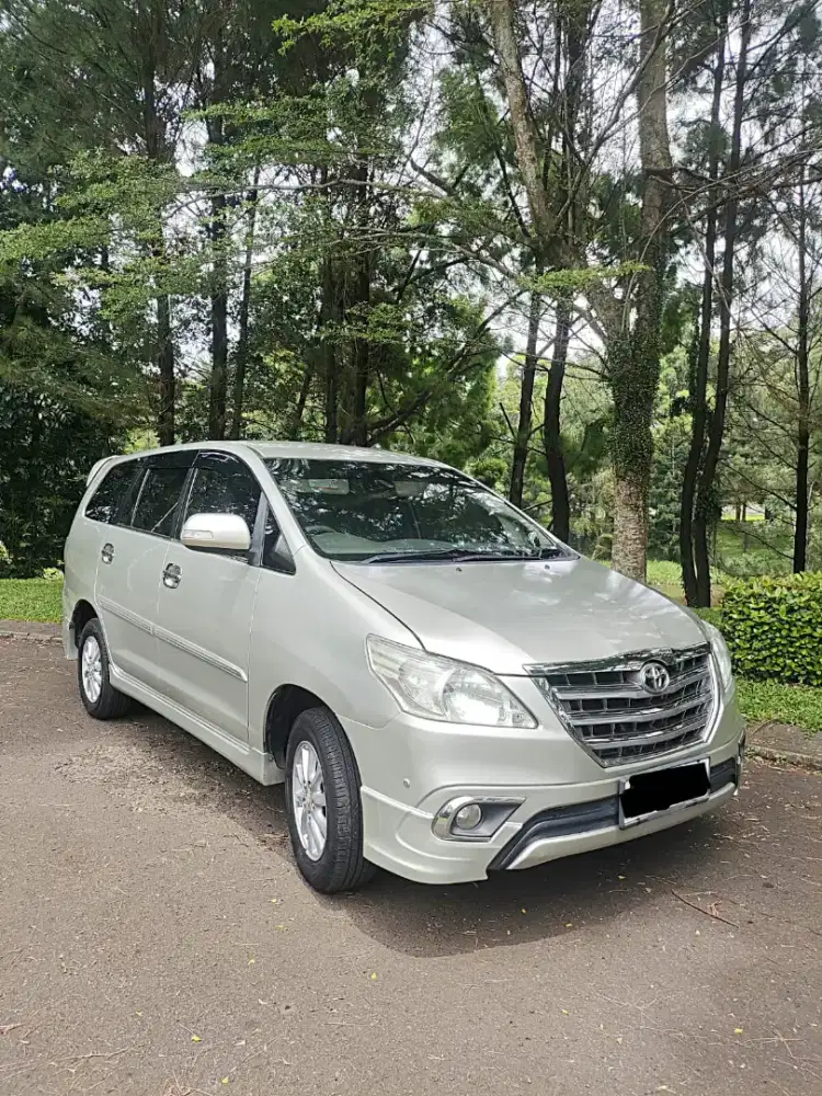 Toyota Kijang Innova 2.0 V Luxury Bensin th 2014 pajak hdiup