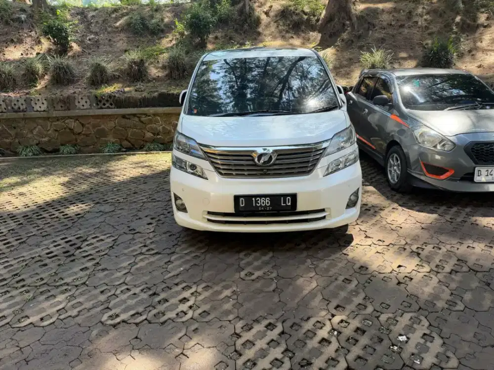 JUAL CEPAT VELLFIRE V AT 2.4 2011