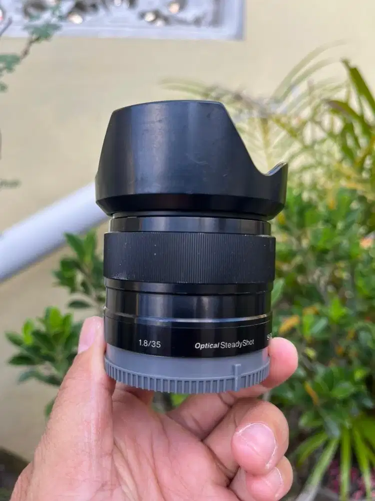 Lensa fix sony 35mm 1.8