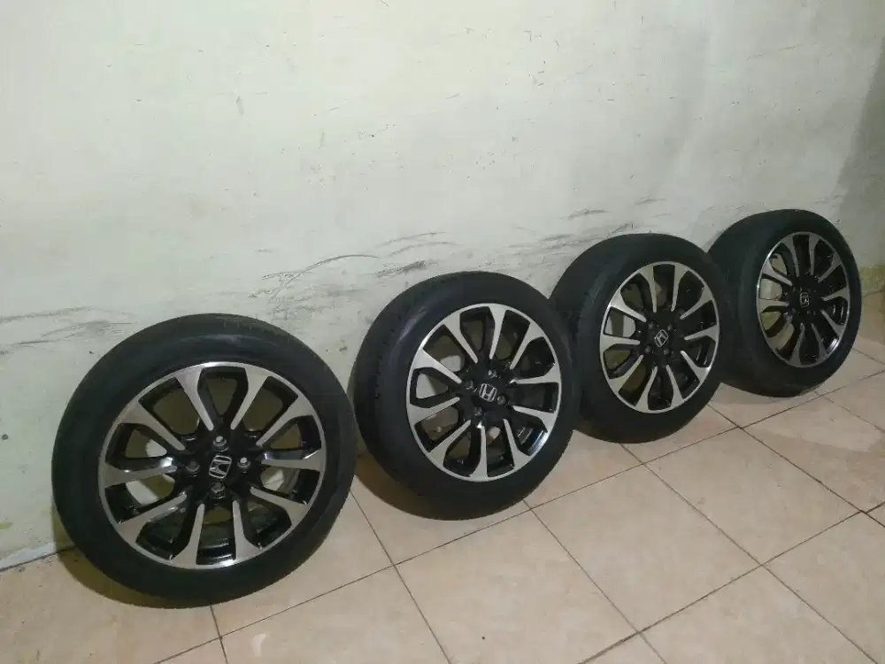 Velg Copotan Jazz RS Original dan Ban Bridgestone Techno Masih Tebal