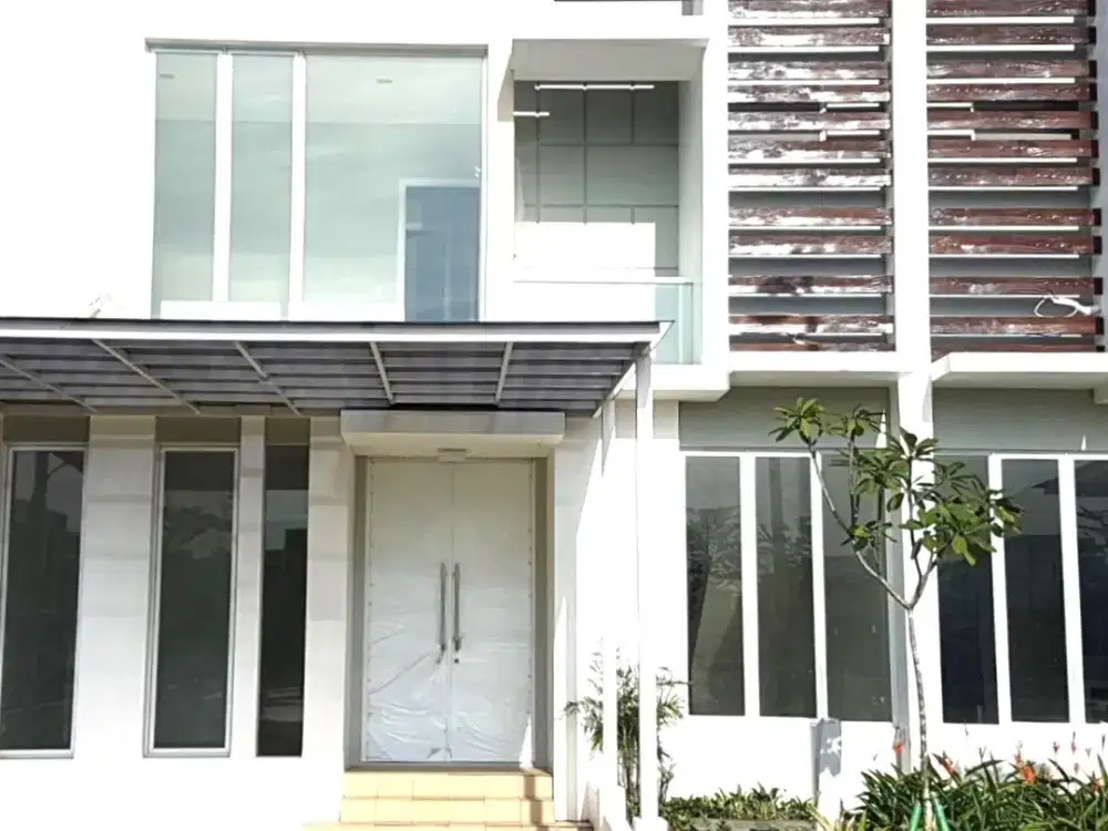 Rumah 2lt 120m 8x15 tipe 4KT Cluster Yarra JGC Jakarta Garden City