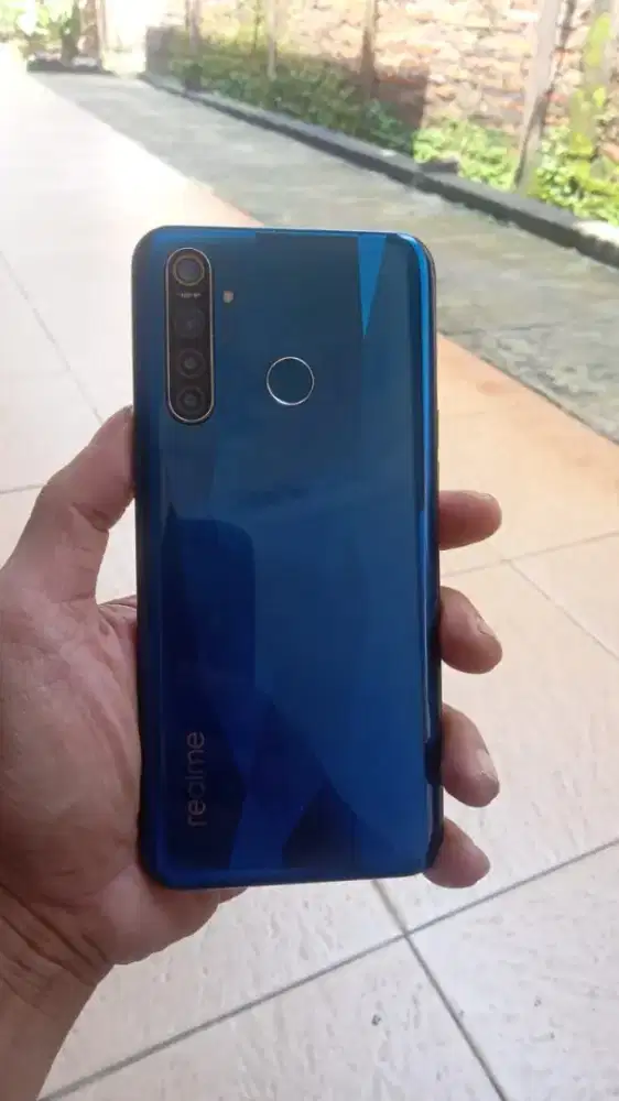 Realmi 5 pro 4G ram 8/128gb 4 Camera blakang snapdrago