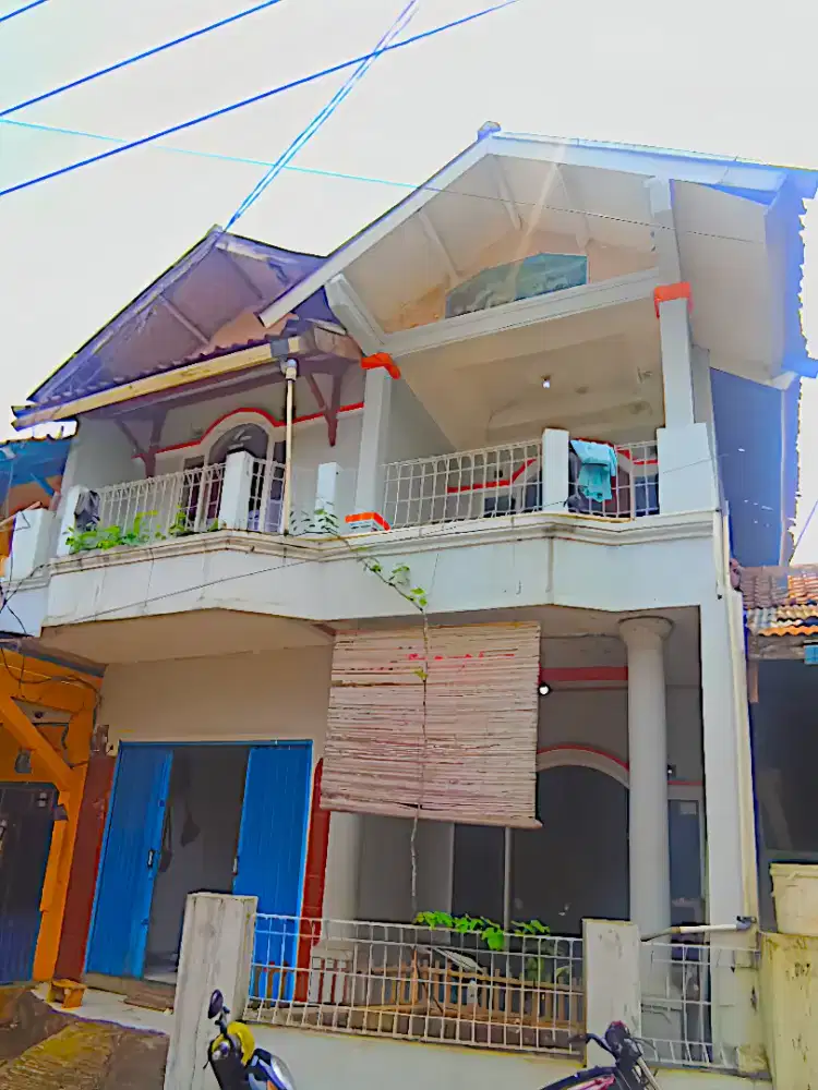 Dijual Rumah 2 Tingkat Pinggir Jalan