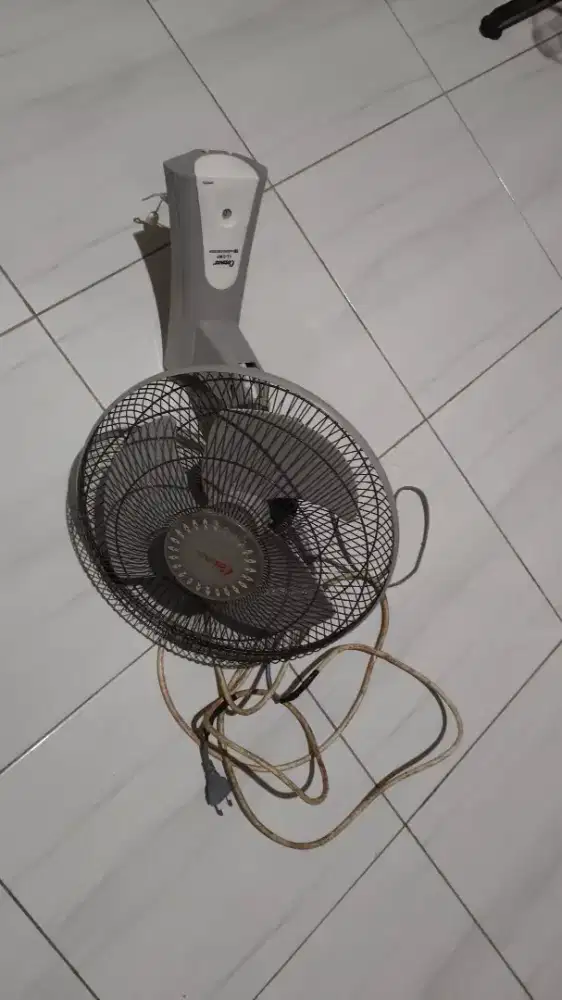 Kipas gantung dinding merk cosmos