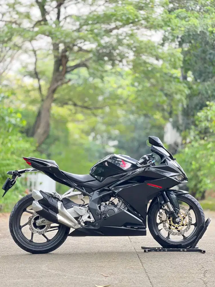 HONDA NEW CBR250RR NON ABS BLACK FREEDOM 2020 KM 4K PAJAK ON SUPERB