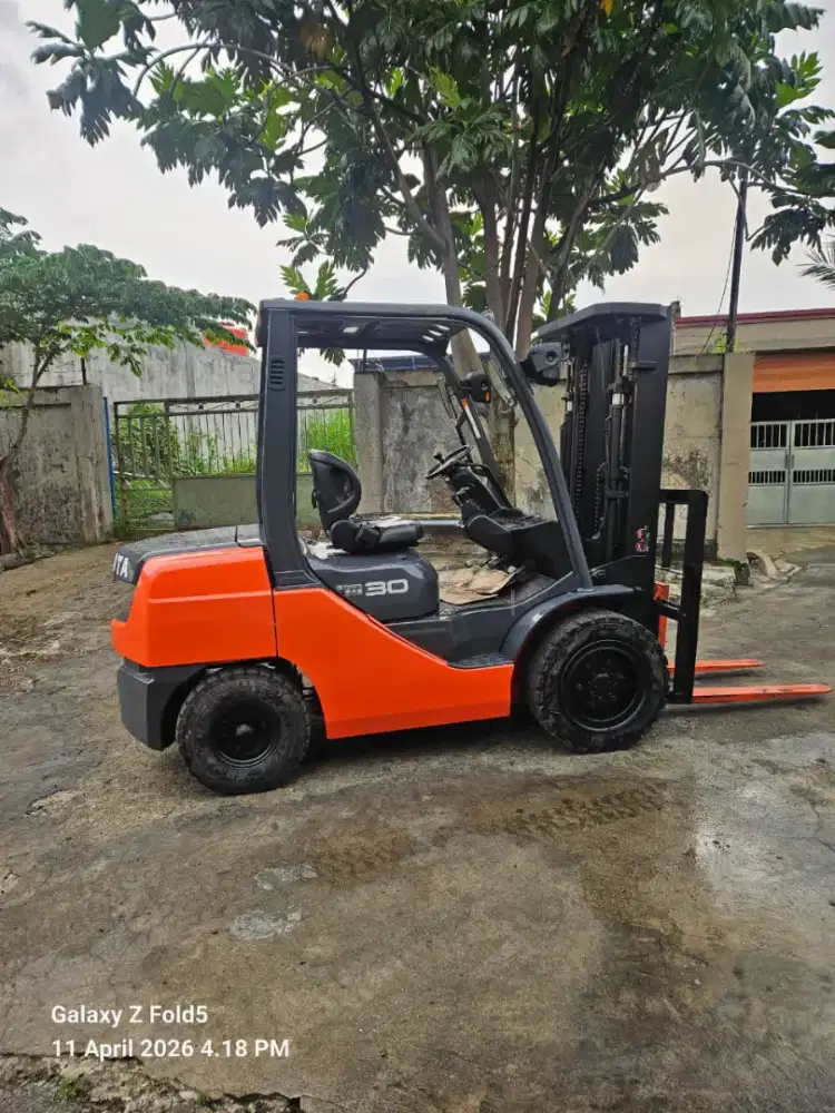 Forklift Toyota 3 Ton,Manual,Threelift 4,3 Meter,Seri 8FD30,Tahun 2020