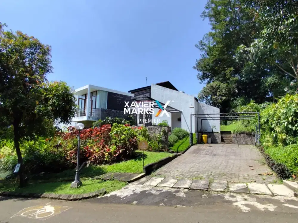 Dijual Villa Full Furnish Kawasan Wisata di Klub Bunga Batu