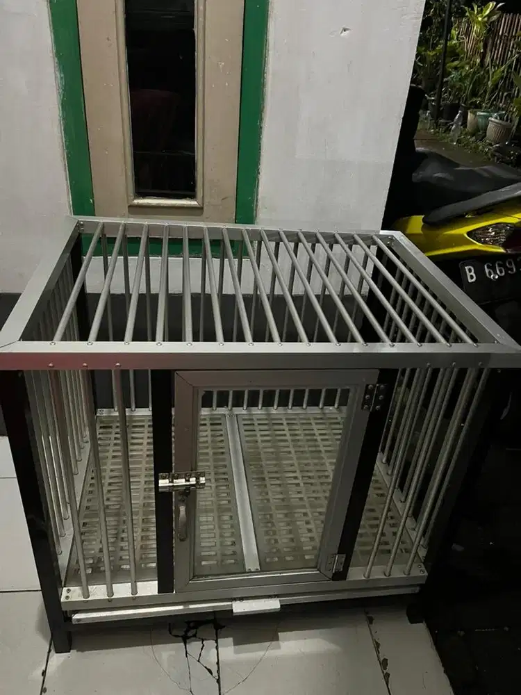Kadang kucing / anjing alumunium