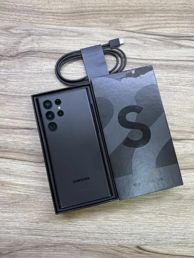 Samsung S22 Ultra 12/512GB Sein Like New