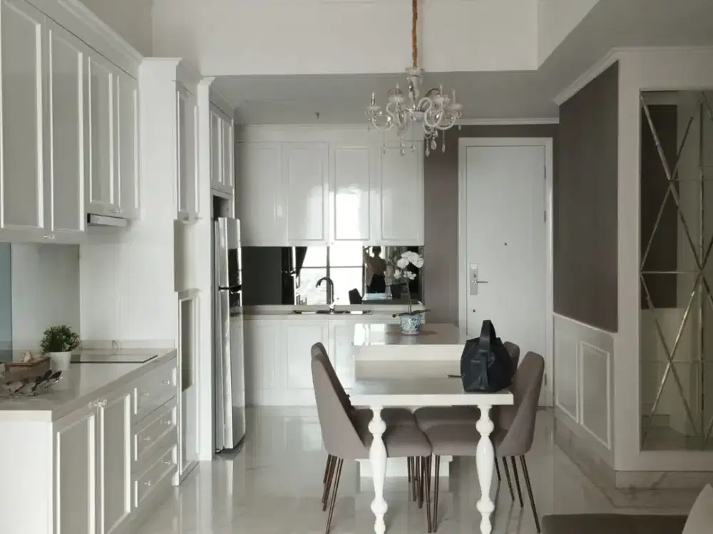 2011. Apartemen Taman Anggrek Residence