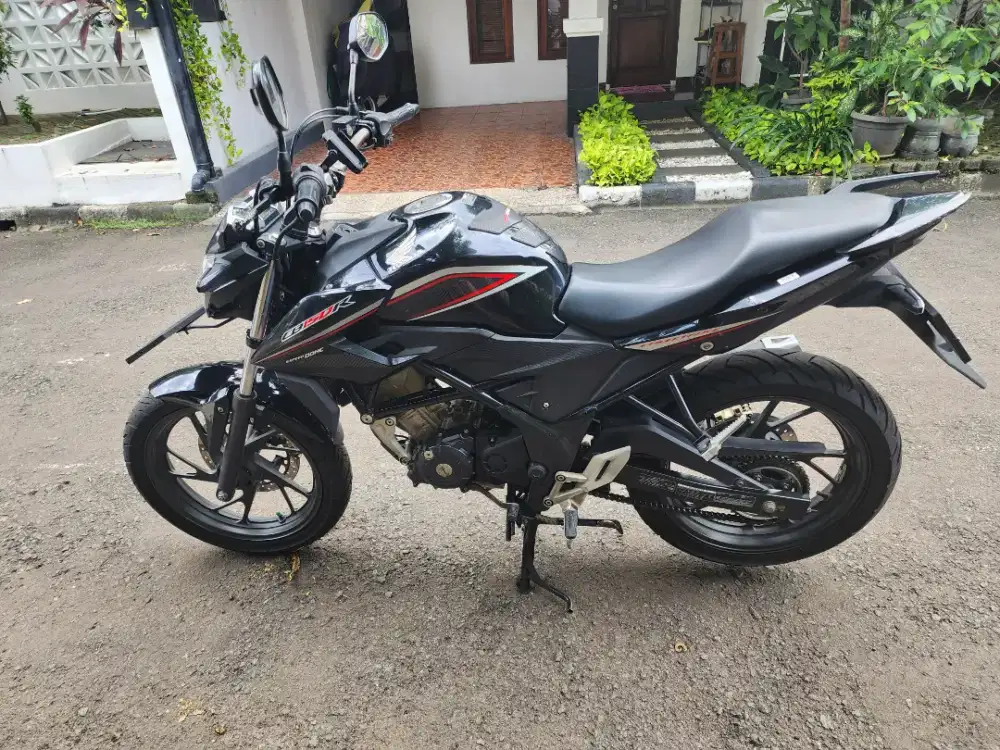 Honda CB150R 2015 STNK Panjang Mesin Sehat Siap Pakai