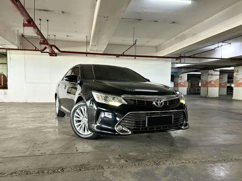 Toyota Camry 2.5 V at 2016 odometer 90 ribuan km stnk 11/2026