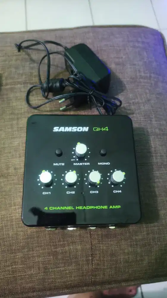 Samson QH4 4 Channel Headphone Amplifier