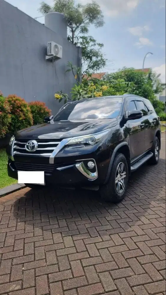 Toyota Fortuner 2.4G AT Diesel Hitam 2018