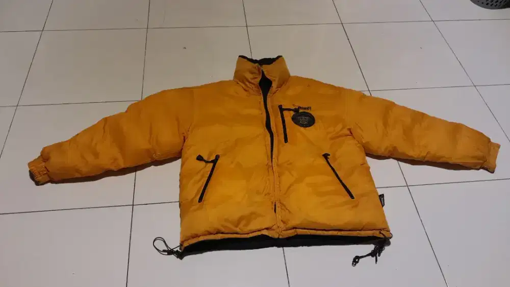 Jaket parasut bisa bolak balik