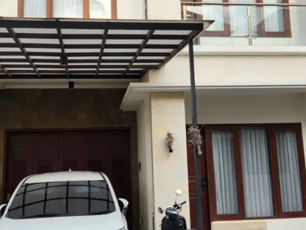 RUMAH DI TAMAN SEMINYAK SUITES BADUNG