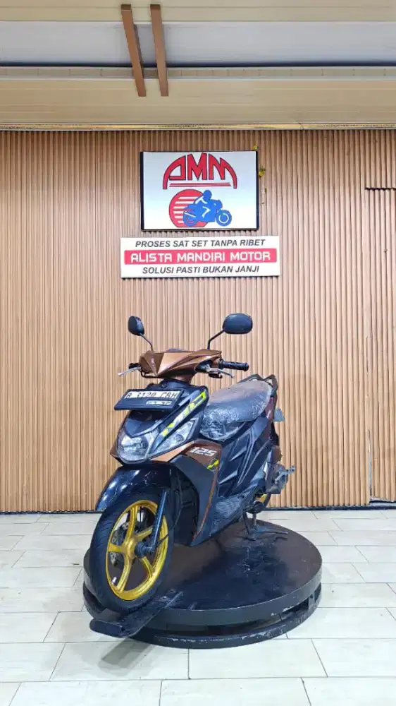 MOI M3 2015.MESIN BODY KAKI2 AMAN. SS LENGKAP. BISA NEGO.