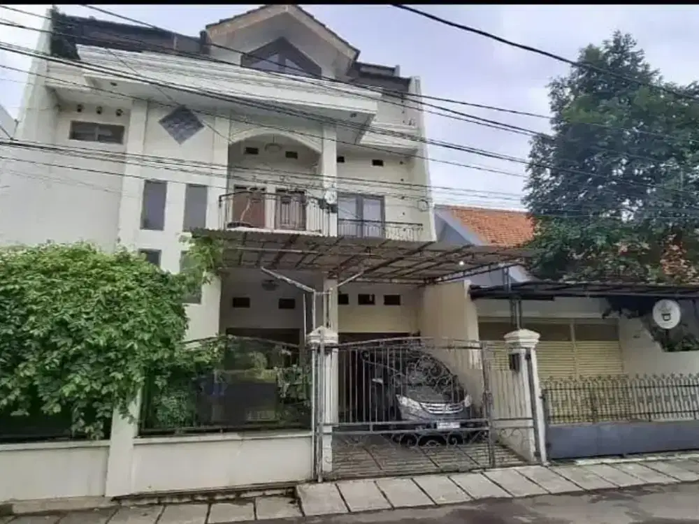Rumah Komplek Rawamangun – Nyaman, Aman, Jalan Lebar 2 Mobil!