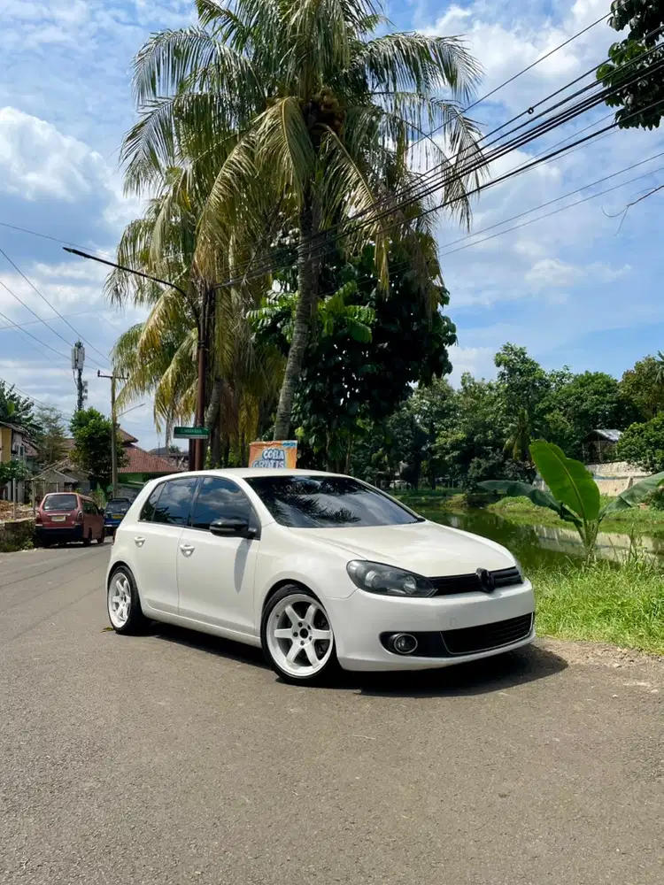 Volkswagen Golf 2012 Bensin