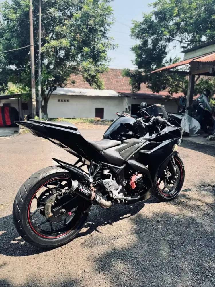 Yamaha R25 tahun 2018