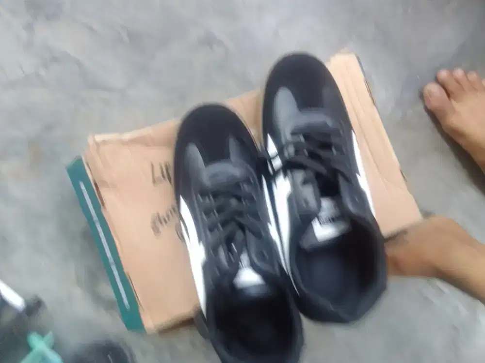 Sepatu marcus baru di jual karno salah pilih size