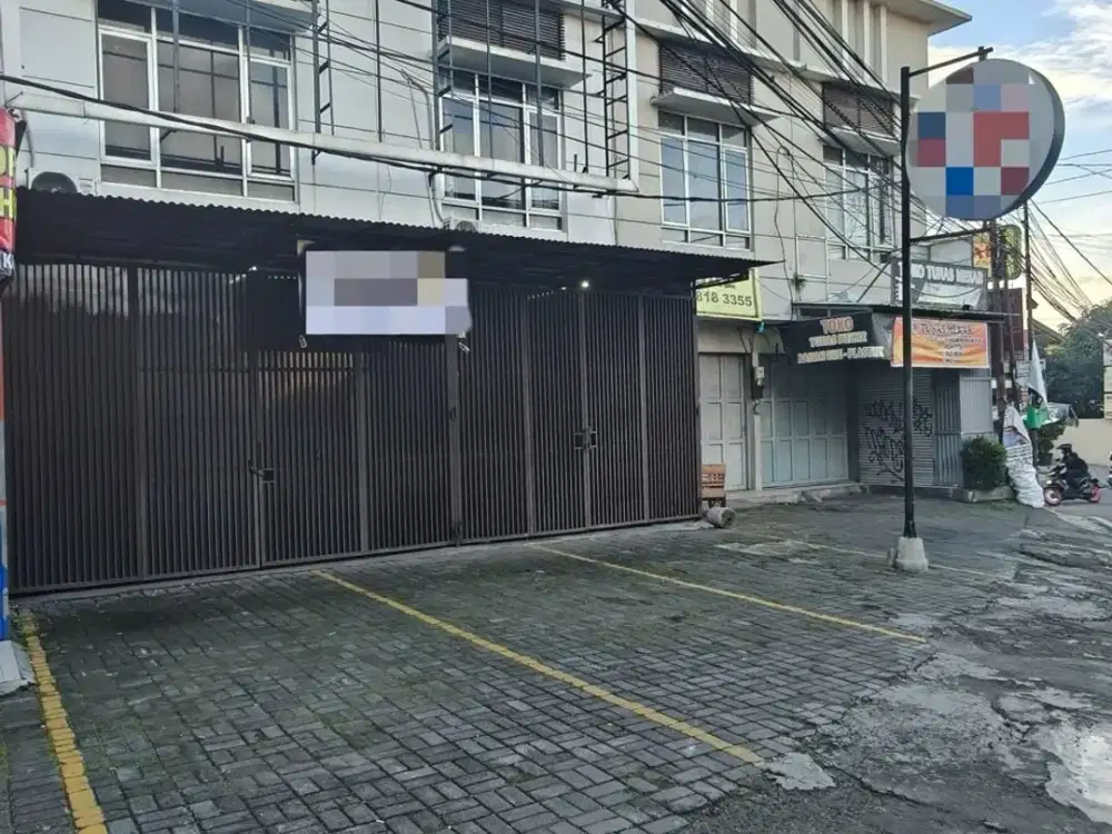 Jual Ruko Strategis Gunung Batu – Dekat Tol Pasteur, Parkir Luas