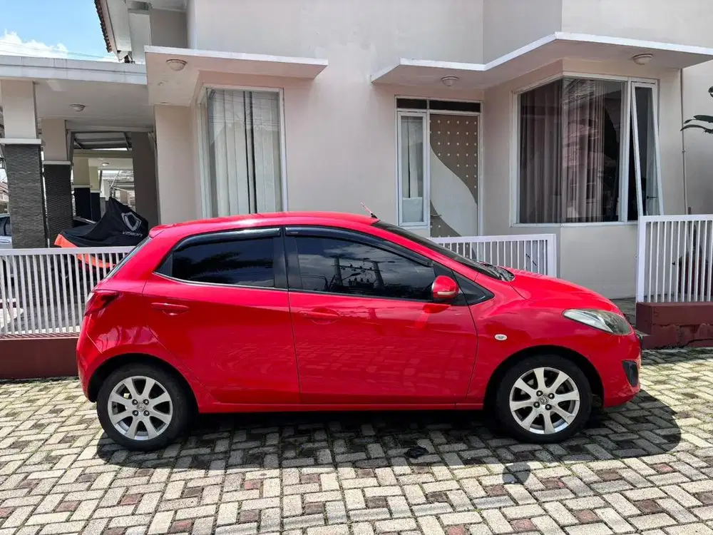 Mazda 2 A/T 2012