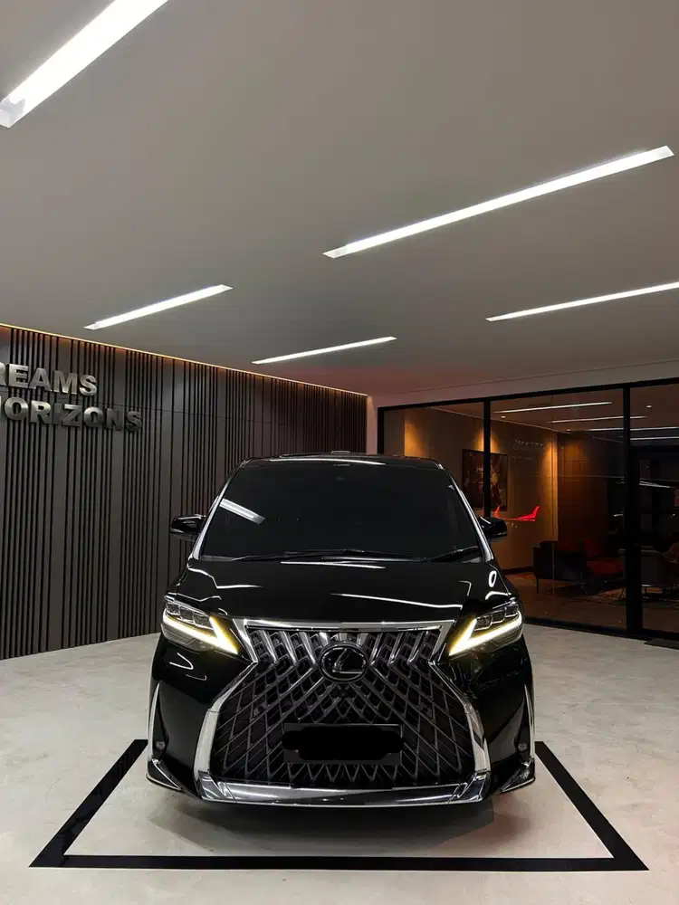 Lexus LM350 AT 2020