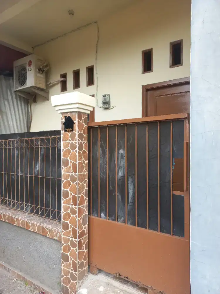 Kos Karyawan/wati/mahasiswa