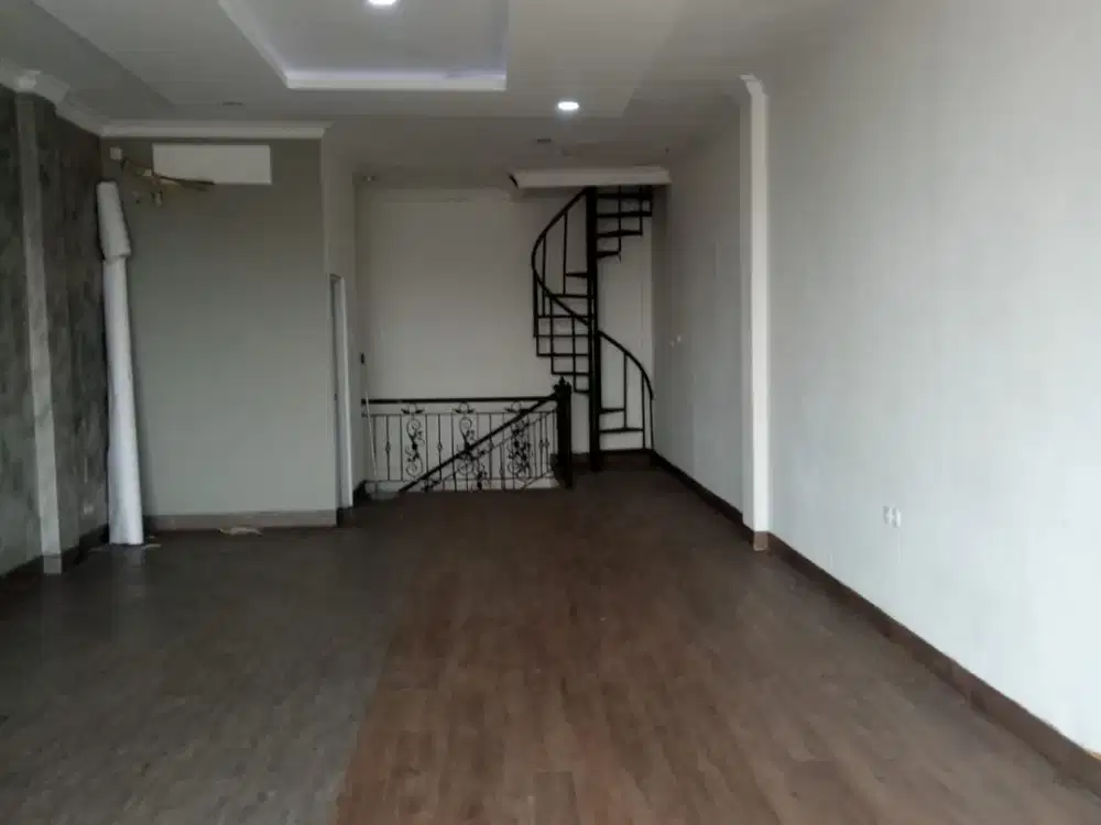 Disewakan Dan Dijual  Ruko Di Pejaten Barat