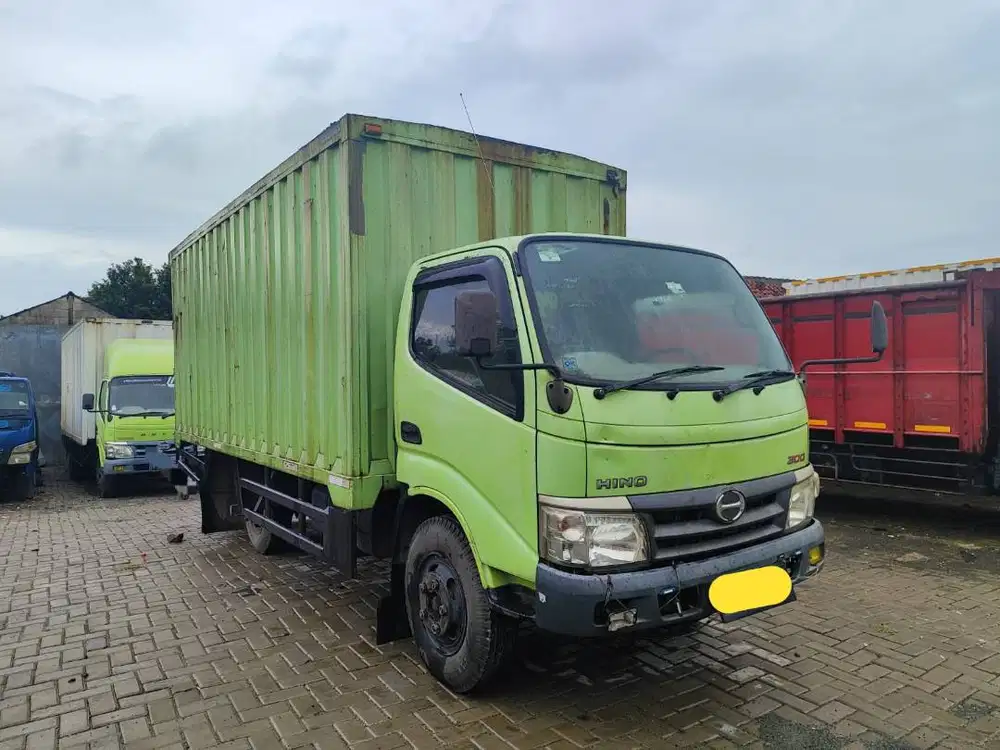 Hino Dutro 130MD 6 Roda Box Tahun 2018