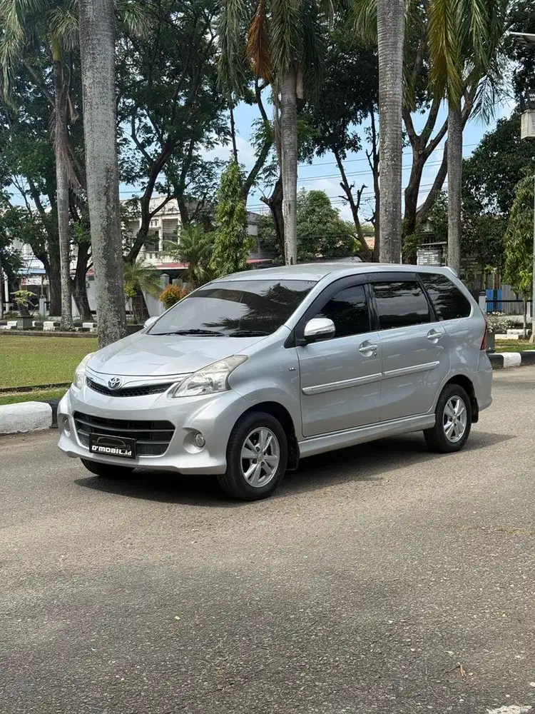 TOYOTA AVANZA VELOZ MATIC 2012