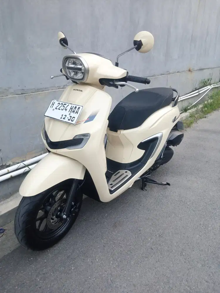 Honda Stylo CBS 2025 Putih cream
