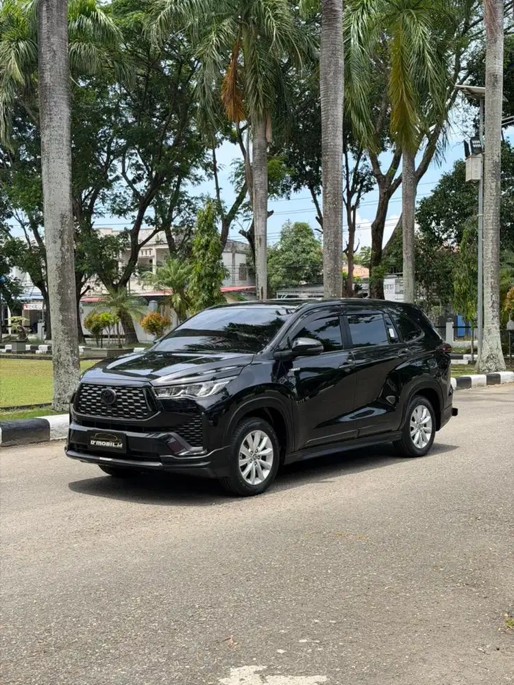 INNOVA ZENIQ V HV MODELISTA 2023