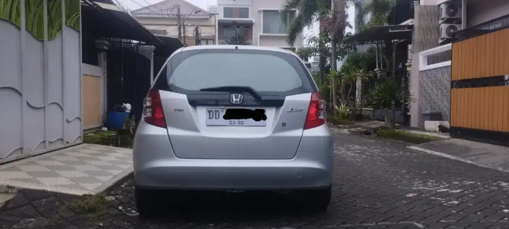Honda Jazz  AT 1.5  tahun 2009 abu abu
