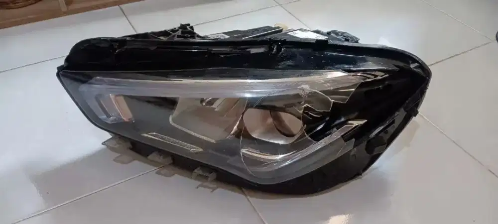 Head lamp mercedes benzy
