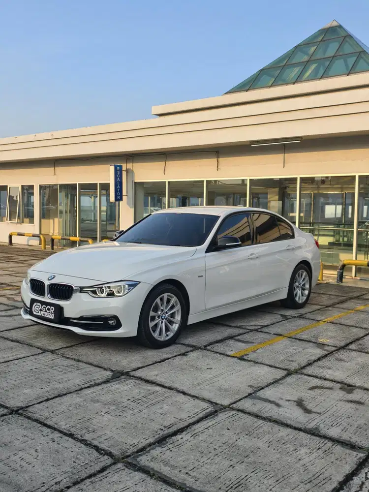 KM 19 RIBU RECORD! BMW 320i SPORT F30 MATIC BENSIN NIK 2018/2019