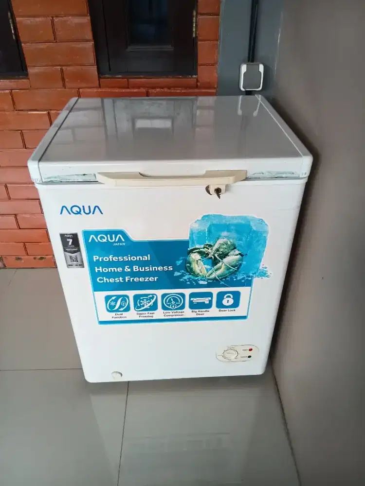 Dijual frezeer aqua