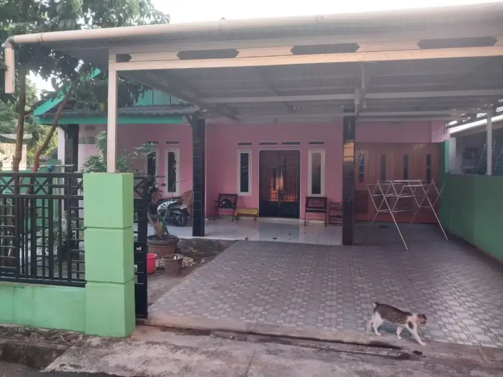 Dijual cepat rumah 2 lantai beserta isi perabotnya lengkap