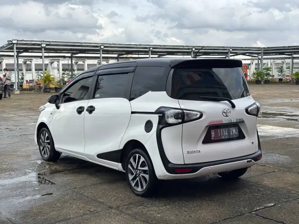 [Siapa Cepat Dia Dapat] Toyota Sienta 2017 AT