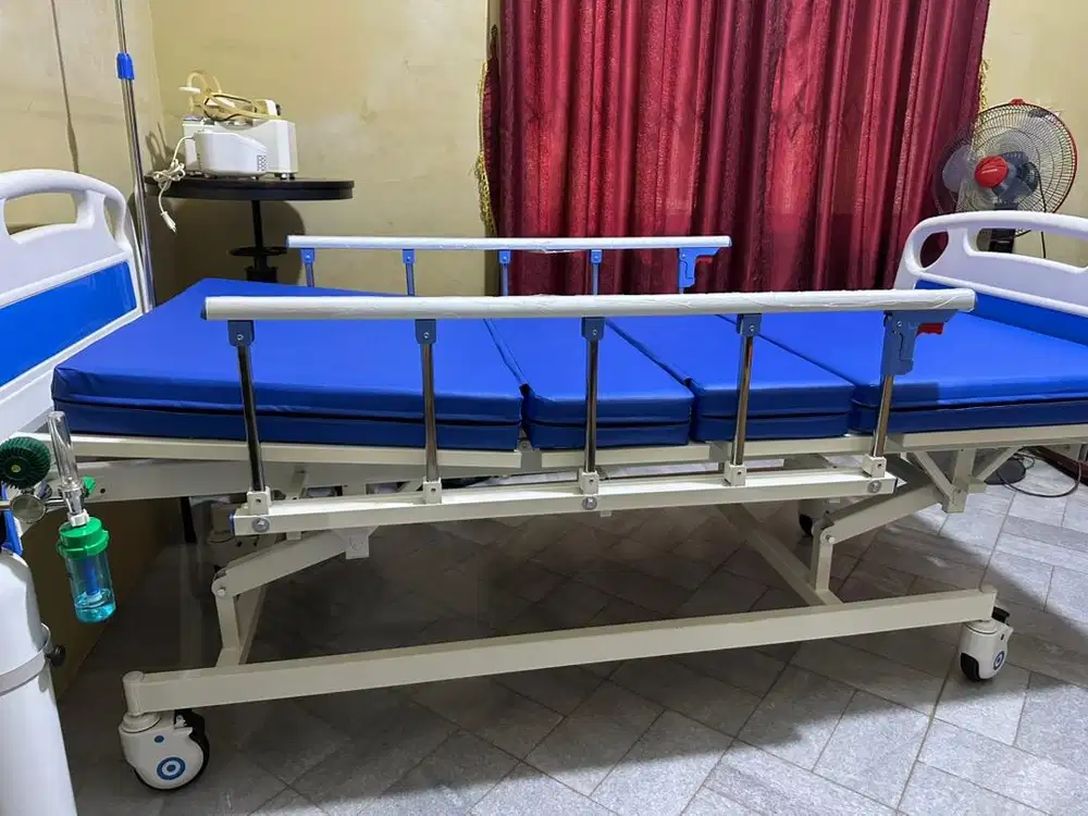 Dijual Merk Sella Tempat Tidur Pasien Rumah Sakit 3 Crank Manual
