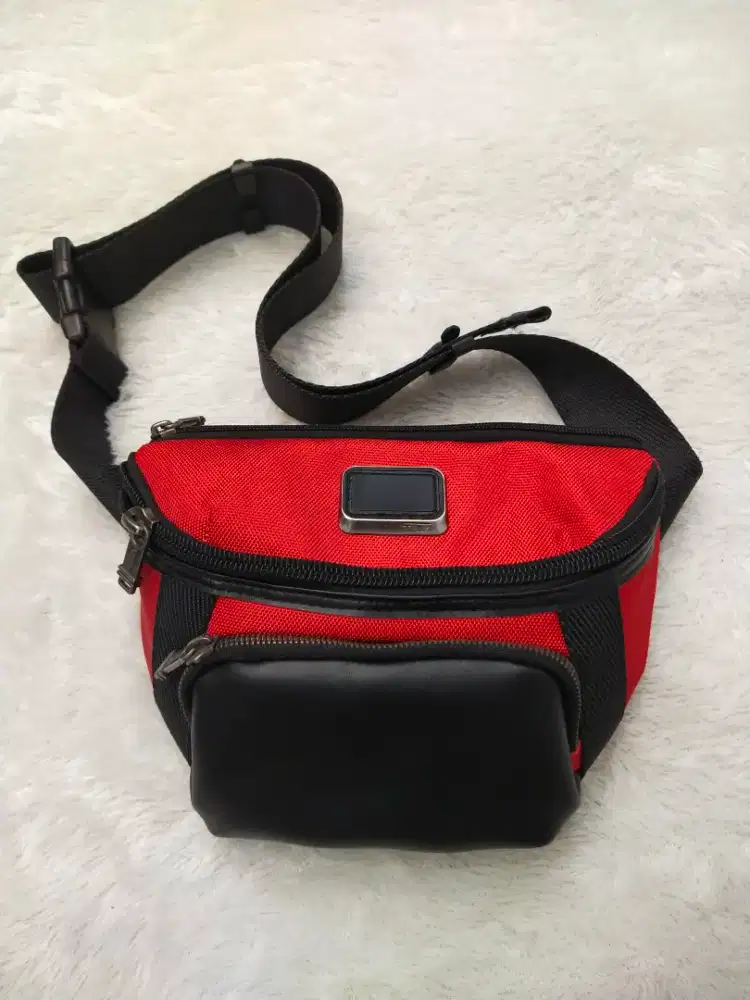 Luxury TUMI slingbag keren banget dan sangat istimewa