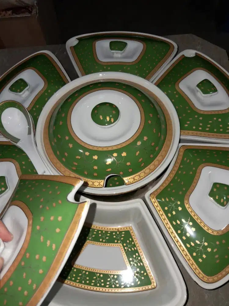 Dijual set tempat lauk dan sayur