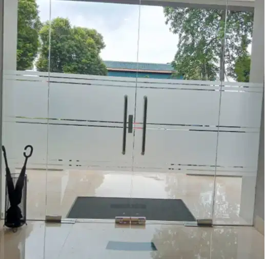 Jasa Pemasangan dan Pembuatan Kaca Film dan Sticker