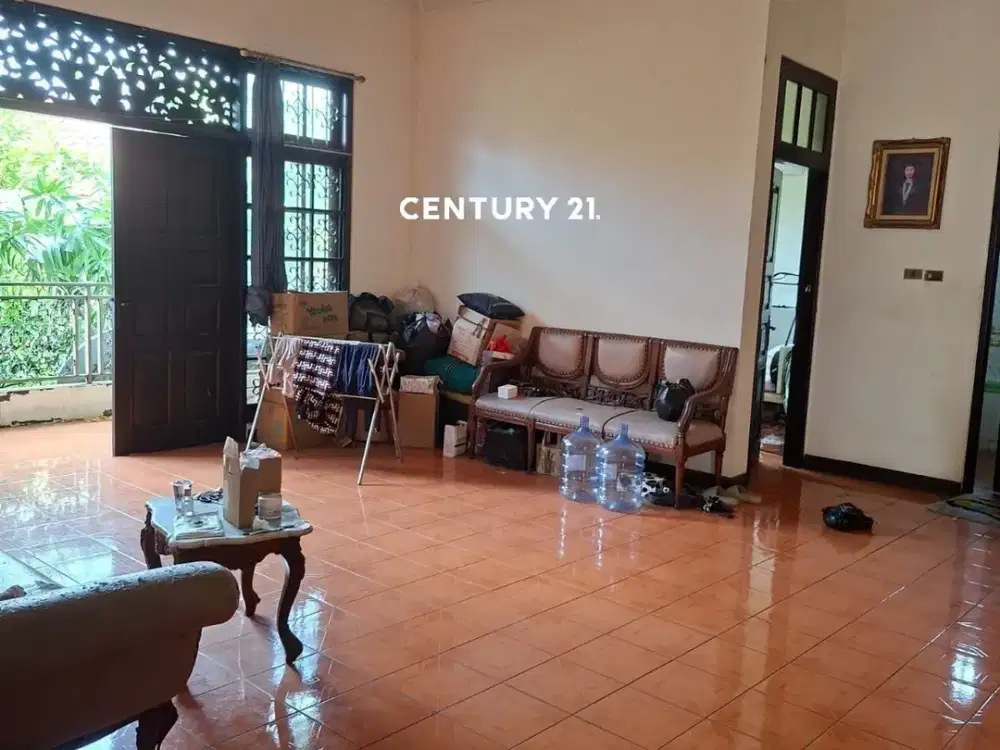 DIJUAL Rumah Terawat  Kokoh Di Jantung Cempaka Putih