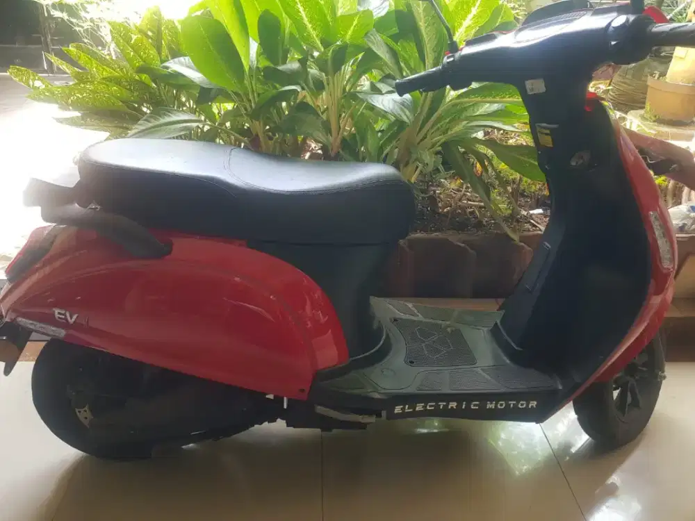 Motor Listrik viar EV 1 Merah tahun 2024